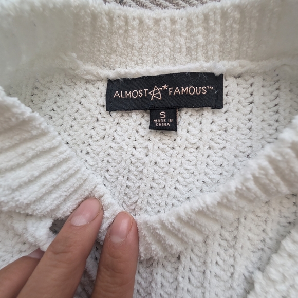Almost Famous White V-Neck Sweater - Picture 2 of 5